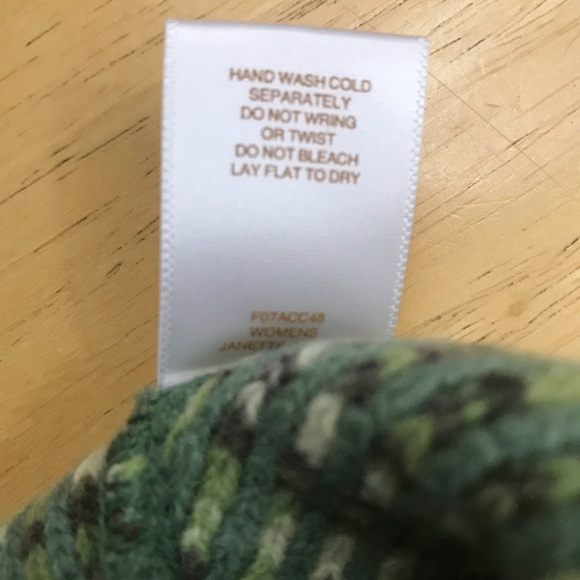 Knitted Hat EASTERN MOUNTAIN SPORTS  NWT - Picture 3 of 5